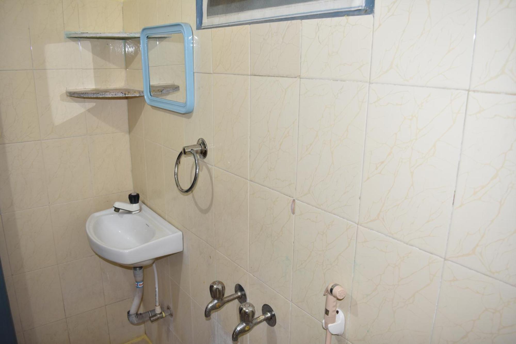 Sannidhi Service Apartments Тирупати Екстериор снимка
