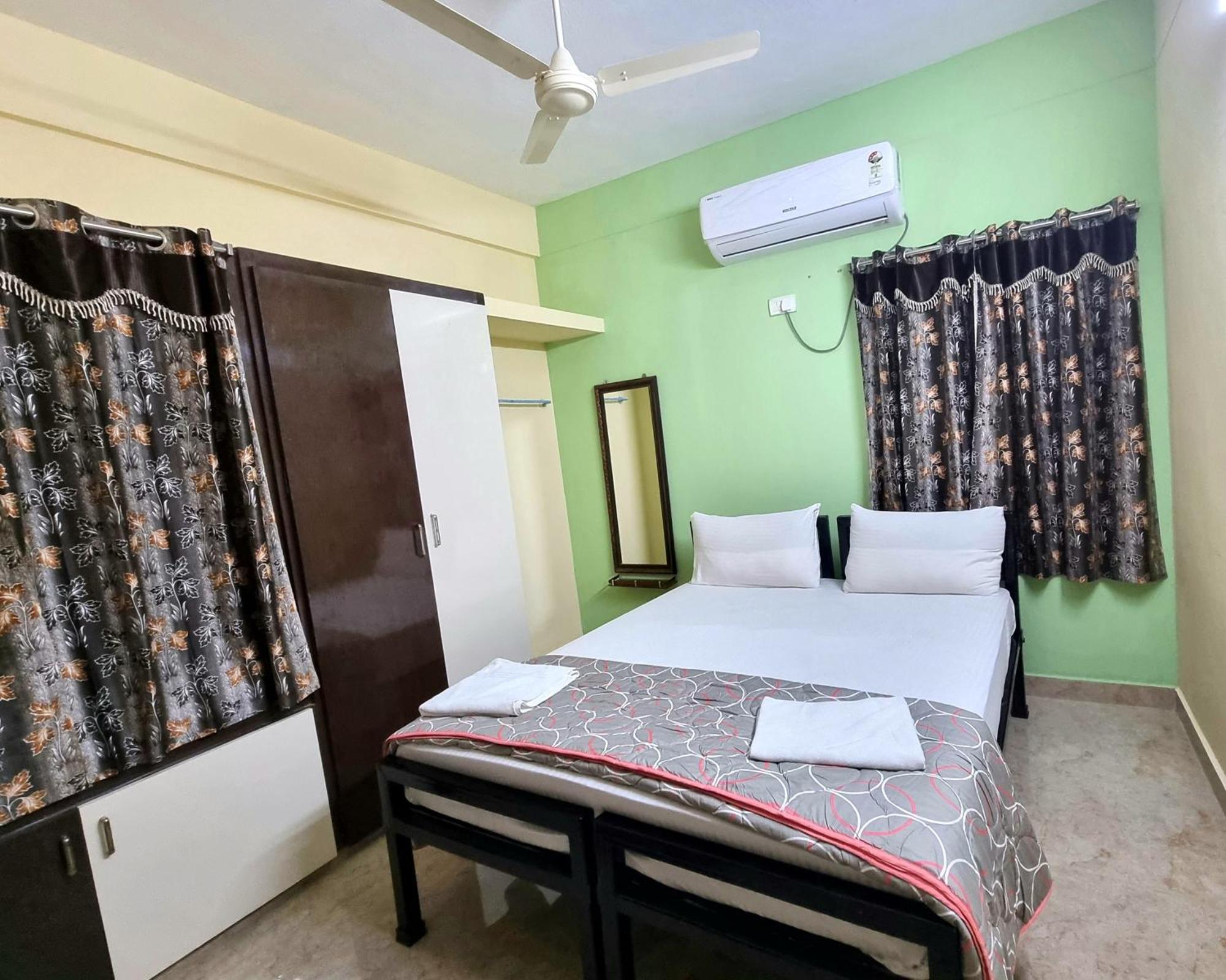 Sannidhi Service Apartments Тирупати Екстериор снимка