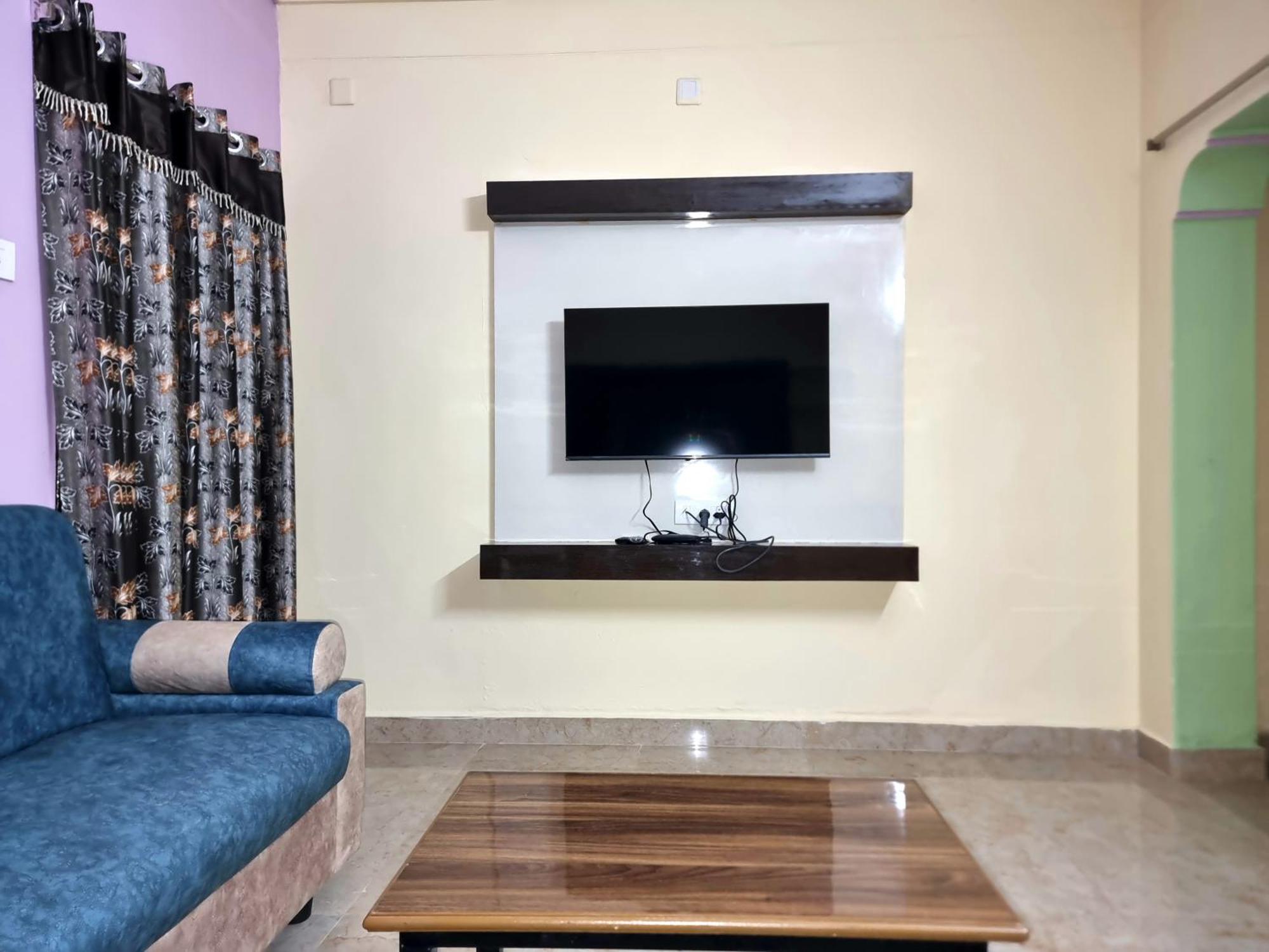 Sannidhi Service Apartments Тирупати Екстериор снимка