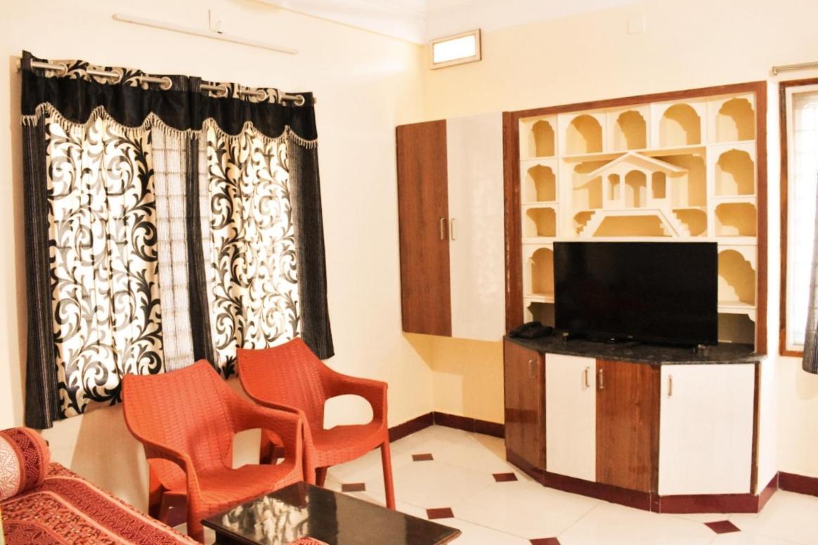 Sannidhi Service Apartments Тирупати Екстериор снимка