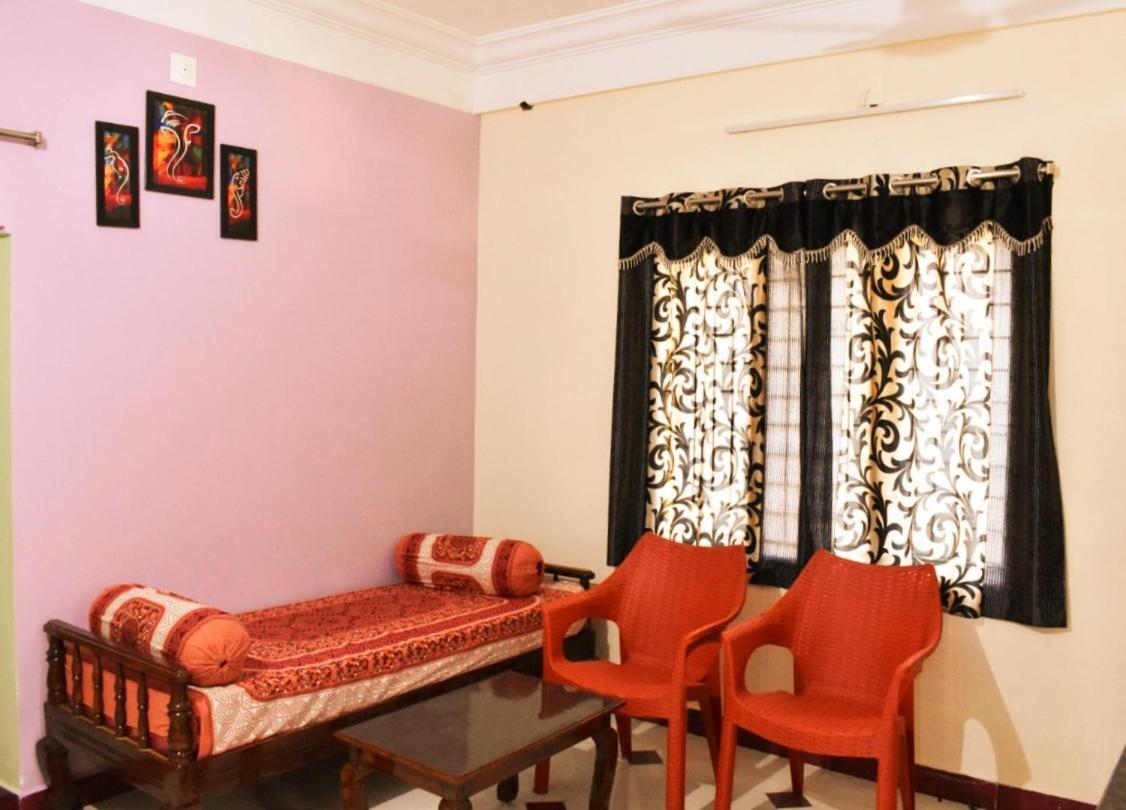 Sannidhi Service Apartments Тирупати Екстериор снимка